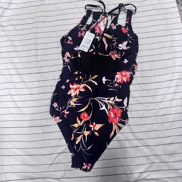 Cupshe Rich Flower Cutout Tie Back One
Piece Swimsuit - Picture 6 of 6